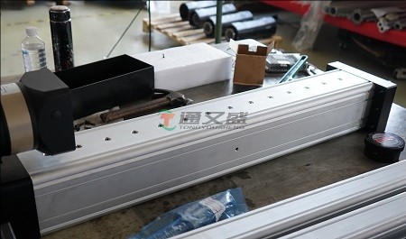 什么是精密电缸的多轴同步控制技术？