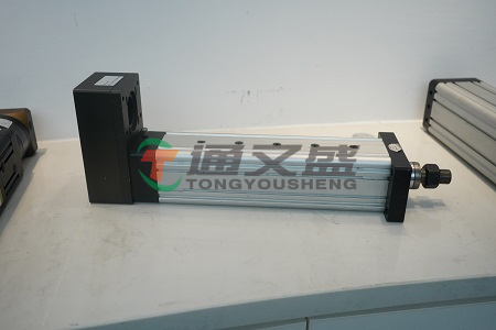 小型直线电缸:重新定义“推拉”的精准与灵活 小型直线电缸:重新定义“推拉”的精准与灵活