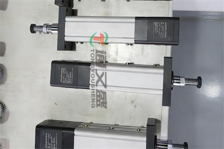 工业精密内核 + 商业美学表达：推力电缸重塑展示体验
